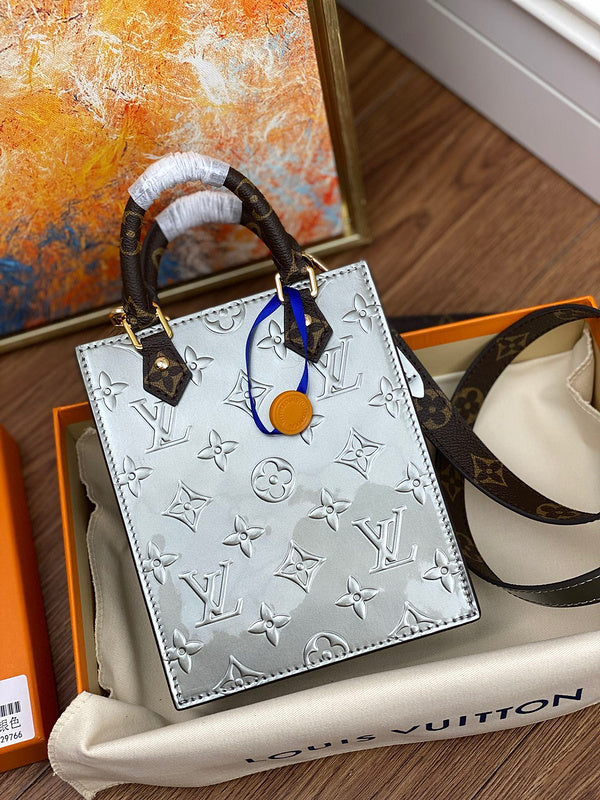 Close-up detail of statement refined women's handbag – women's premium purse
