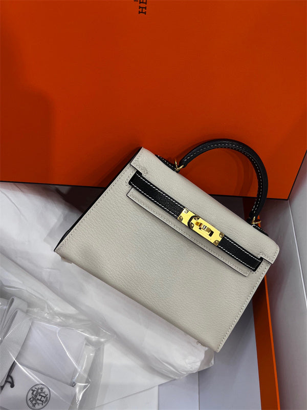  shopper bag interior and compartment view