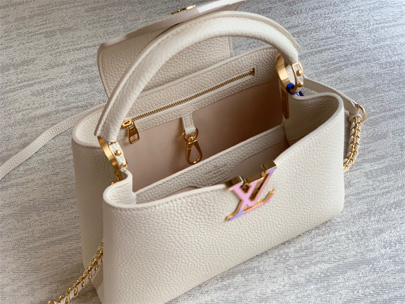  Chic everyday bag front view 13