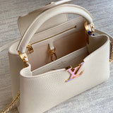  Chic everyday bag front view 13