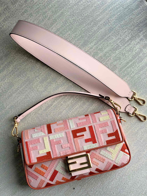 Ziva's Charm handbag – side angle view (19cm*10cm*4cm)