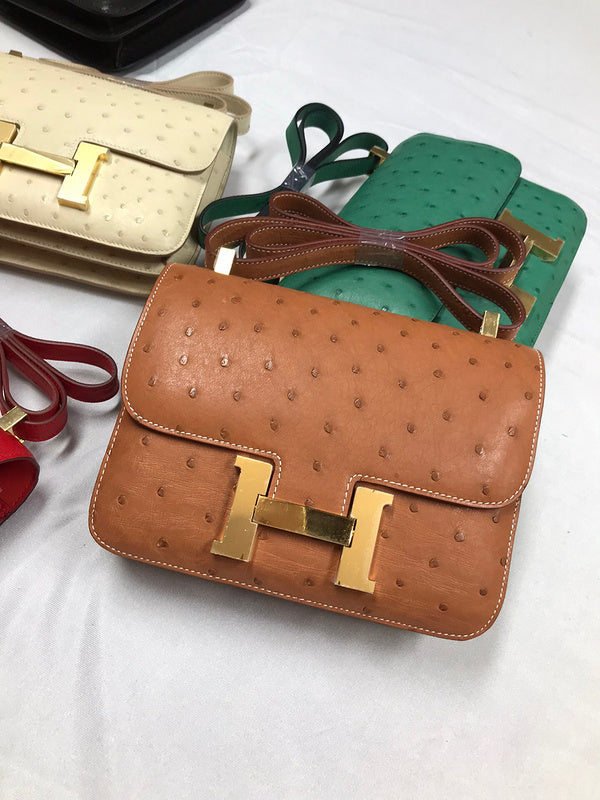 Side view of balanced structured handbag