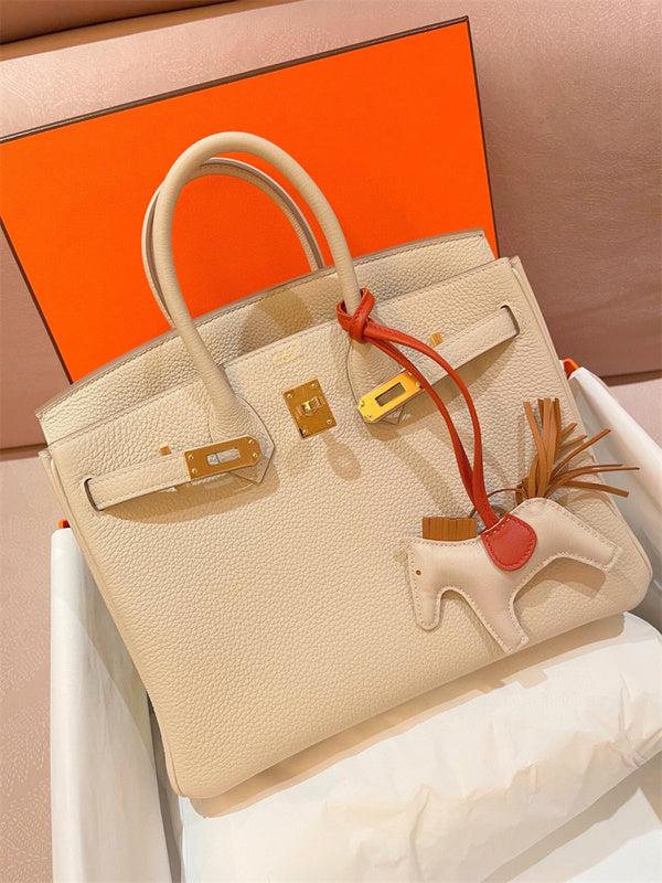  Statement shopper bag front view 7