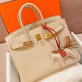  Statement shopper bag front view 7