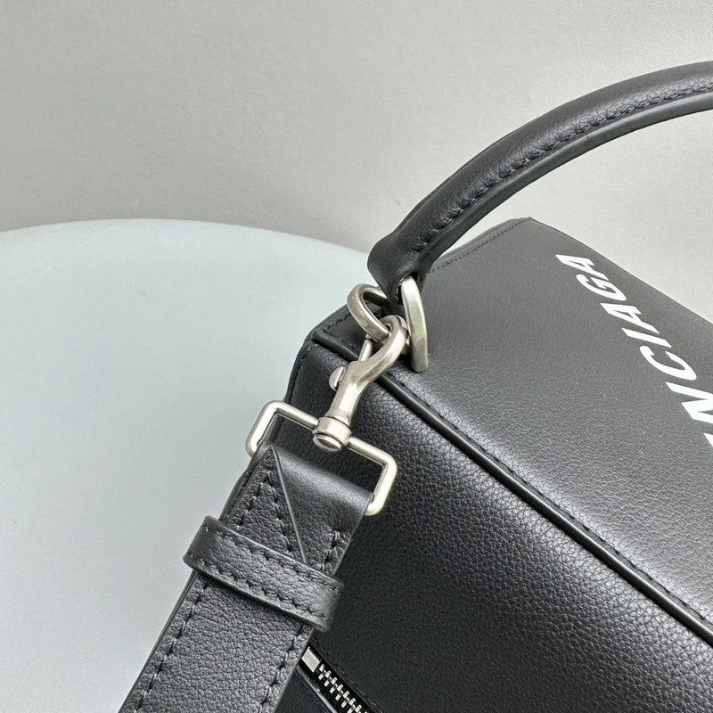 Zivas Charm Understated Luxury Statement Handbag (Statement-Ready Design) – Close-Up Detail