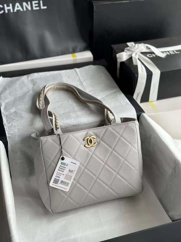 Zivas Charm Versatile Design Everyday Handbag (Elevated Daily Companion) – Styled Look