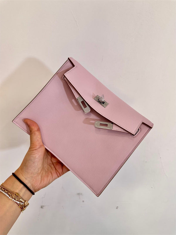  Polished structured bag front view