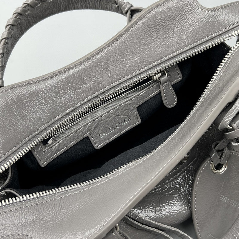 Zivas Charm Elevated Essentials Statement Handbag (Structured Everyday Essential) – Detail View
