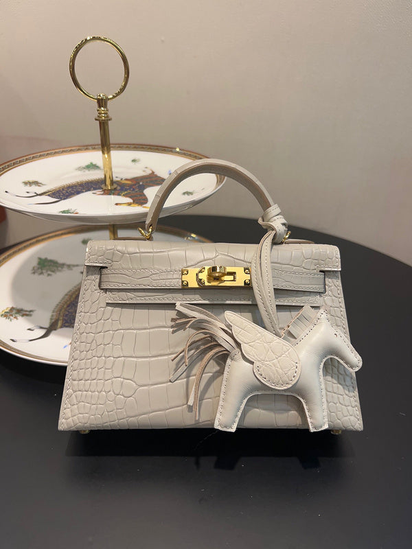 Polished bag women's premium everyday handbag