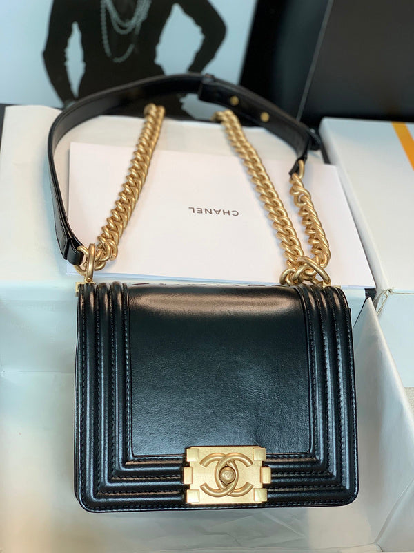  women's handbag, versatile design, view 1