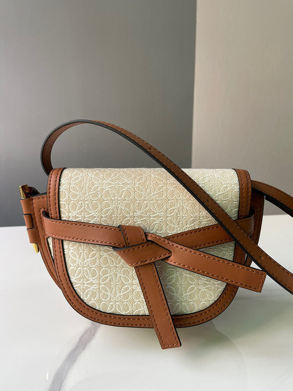 Ziva's Charm handbag – side angle view (12.5cm*21cm*9.5cm)