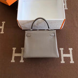 Streamlined handbag styled for everyday wear