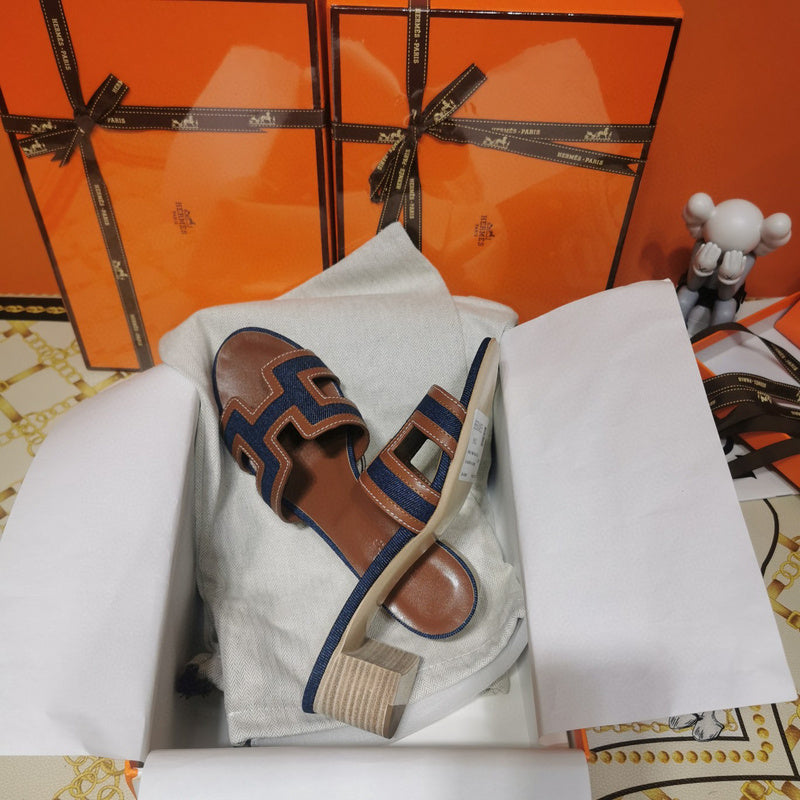 Hermes sandals Style 053 - top view showing design