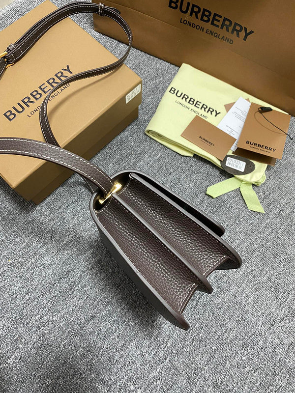 Sophisticated Premium PU Leather Handbag - Chic Everyday Appeal | Women's Luxury Handbag #1147 - hardware and detail close-up (image 5) of designer-inspired handbag