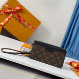 Side profile of chic premium women's handbag – women's luxury accessory