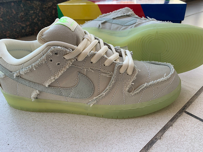 Nike Men's & Women's Luxury Lifestyle Trainers — Style 195 interior view