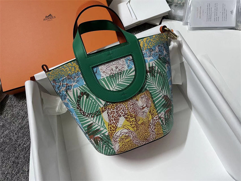  top-handle bag interior and compartment view 15