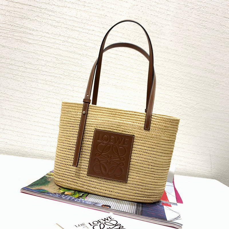 Ziva's Charm handbag – product shot (21cm*30cm*11cm)