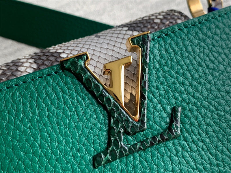  shopper bag interior and compartment view 21