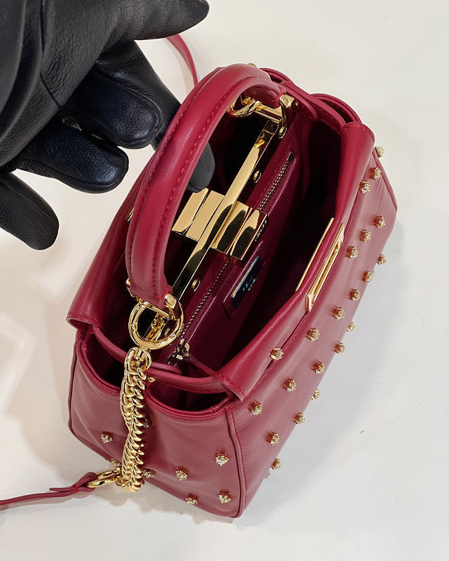 Ziva's Charm handbag – close-up view (19cm*10cm*16cm)