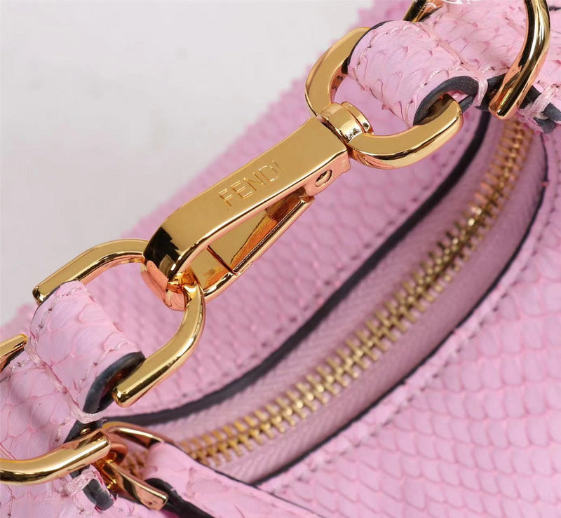 Ziva's Charm handbag – detail view (Standard Size)