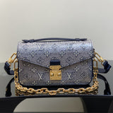 crossbody bag interior and compartment view