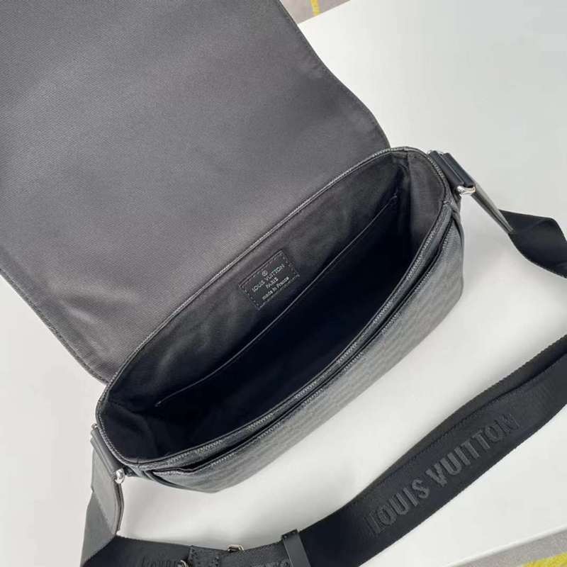 Front view of sleek chic women's handbag – women's luxury handbag