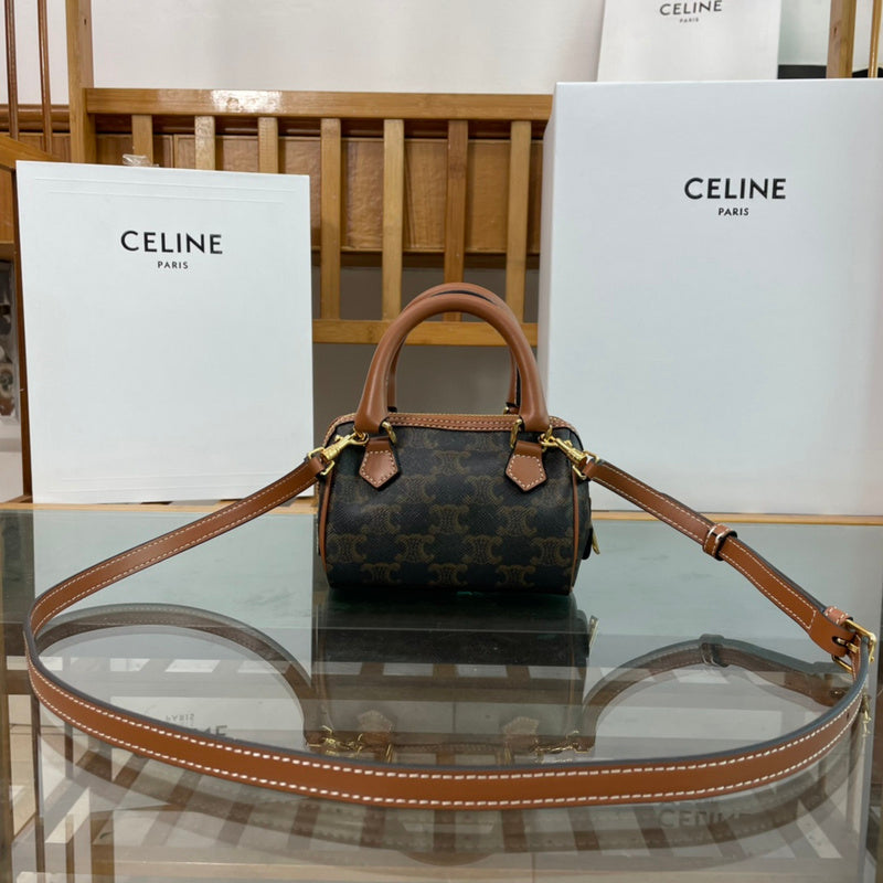 Handle and strap detail of premium modern women's handbag – women's everyday handbag