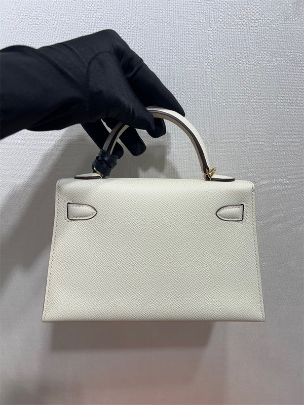 Interior view of tailored premium bag