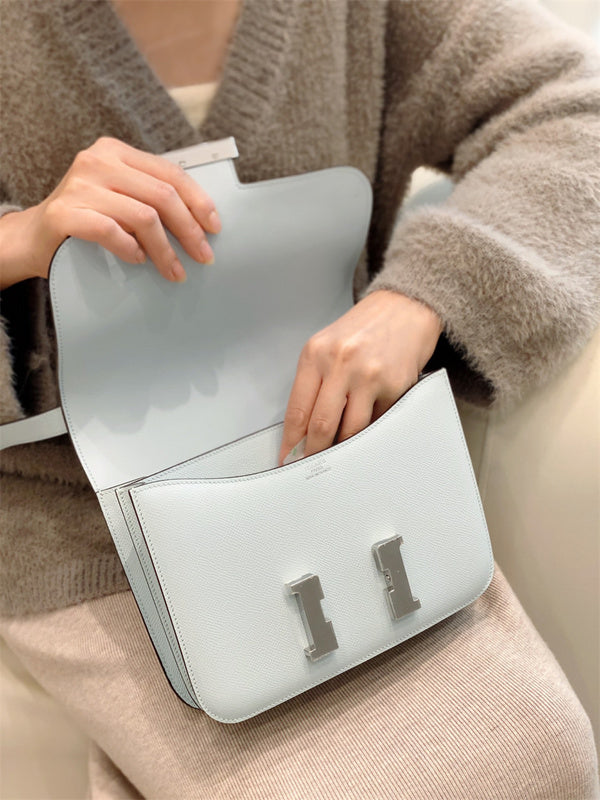 Interior view of streamlined premium bag