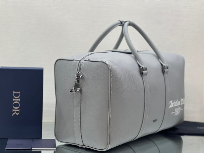 Back view of everyday-luxe signature women's handbag – women's designer-style accessory