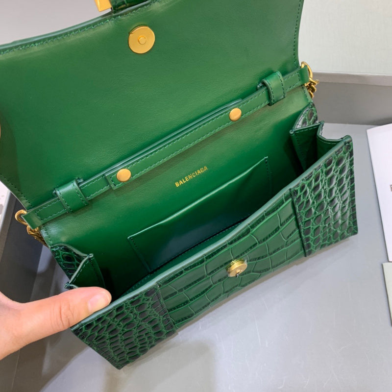 Effortless Faux Leather Handbag - Chic Everyday Appeal | Women's Fashion Handbag #463 - interior view (image 6) of designer-inspired handbag