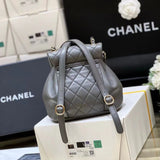 Zivas Charm Classic Sensibility Designer Handbag (Considered Detail & Form) – Close-Up Detail
