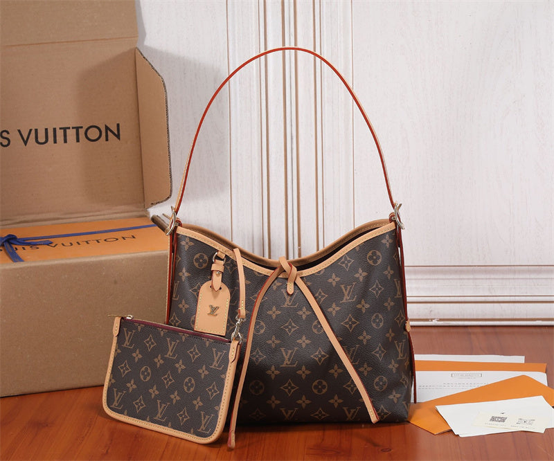  Everyday structured bag carried on shoulder
