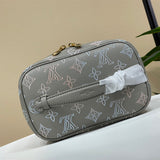  Modern crossbody bag front view 7