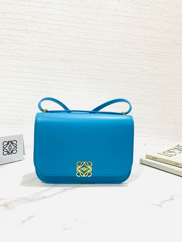 Ziva's Charm handbag – angled view (19cm*6cm*13.5cm)