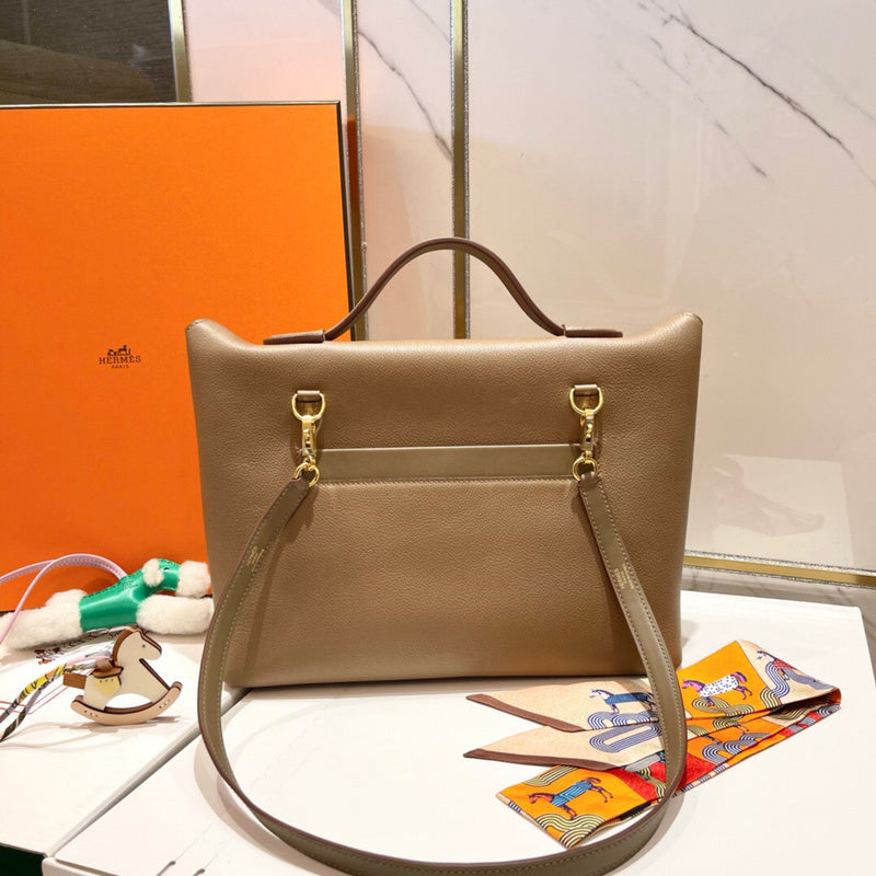 Sleek handbag styled for everyday wear