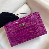  smart carryall bag detail view showing craftsmanship 44