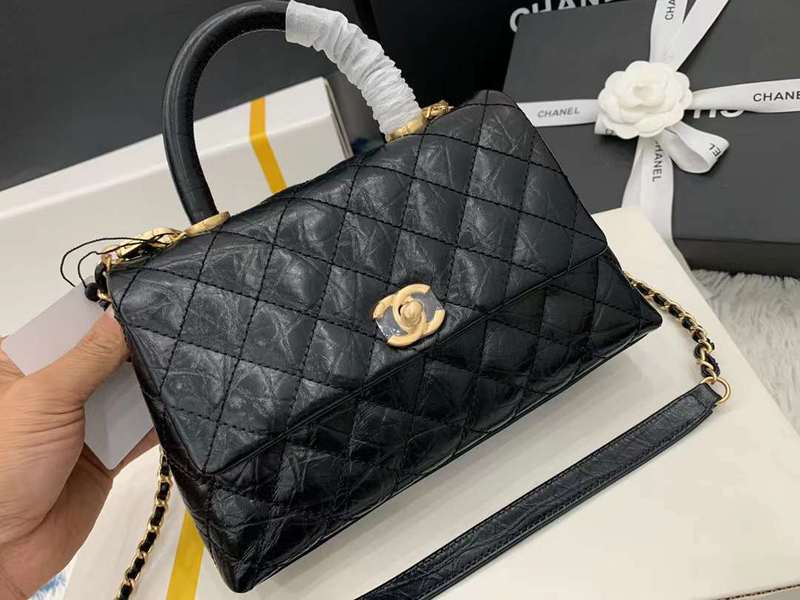 Zivas Charm Contemporary Flair Everyday Handbag (Structured Everyday Essential) – Interior View