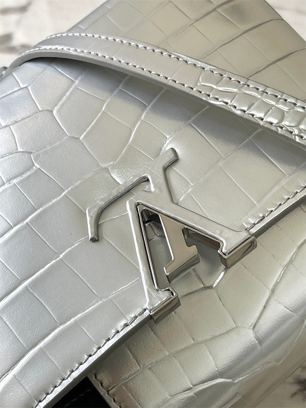  effortless satchel detail view showing craftsmanship 14