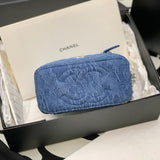  handbag, compact everyday style, image 2