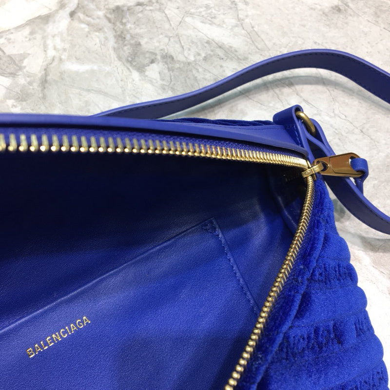 Chic Faux Leather Handbag - Premium Craftsmanship Detailing | Women's Designer-Inspired Purse #735 - texture close-up (image 9) of designer-inspired handbag