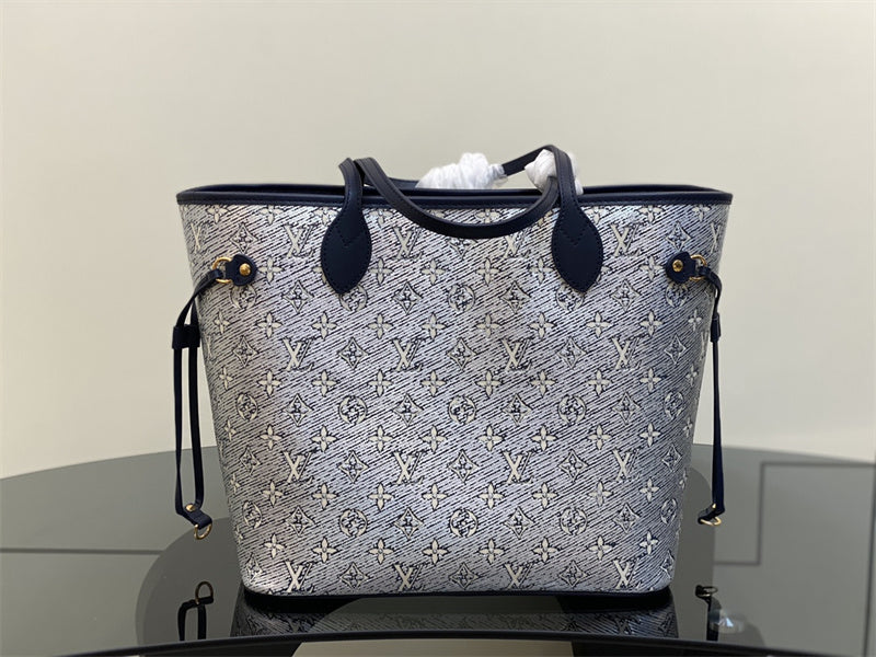  crossbody bag interior and compartment view