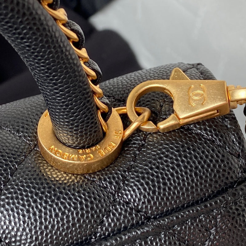  women's handbag, mid design, view 2