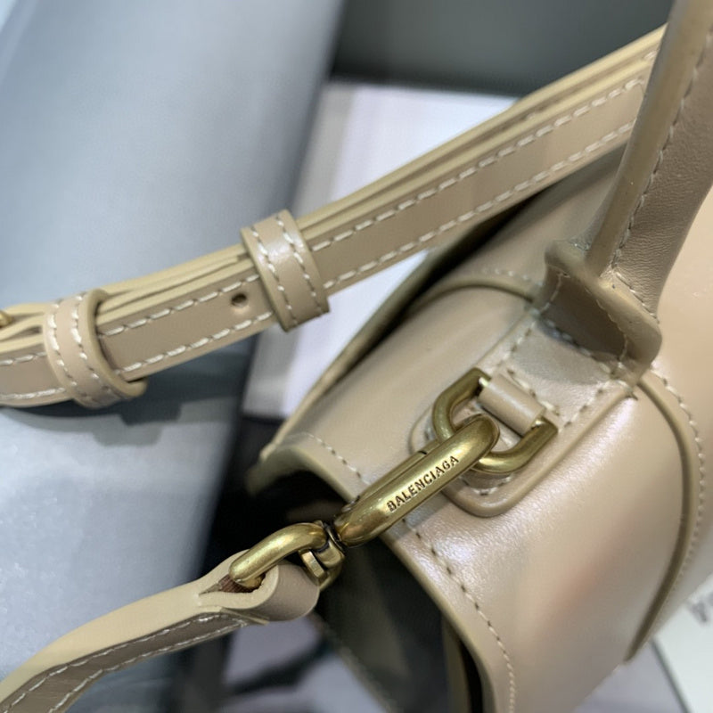 Zivas Charm Refined Everyday Style Premium Handbag (Premium Everyday Carry) – Close-Up Detail