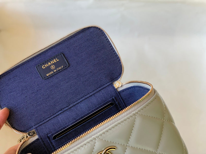  women's handbag, mid design, view 7