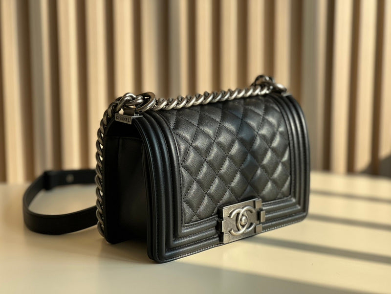  women's handbag, mid design, view 6