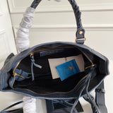 Zivas Charm Everyday Sophistication Statement Handbag (Premium Everyday Carry) – Close-Up Detail