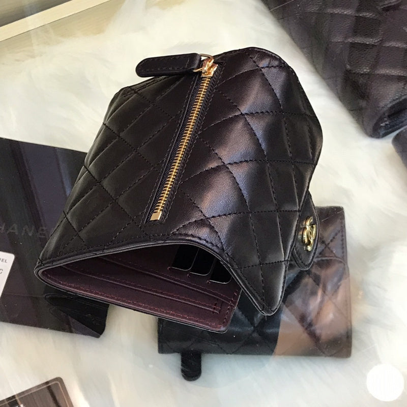 Zivas Charm Timeless Appeal Everyday Handbag (Contemporary Shape Language) – Lifestyle Shot