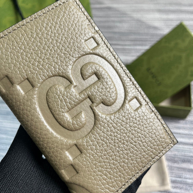 Styled lifestyle shot of modern chic women's handbag – women's designer-style accessory